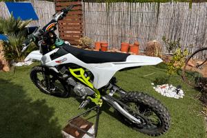 Pit bike