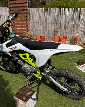 Pit bike