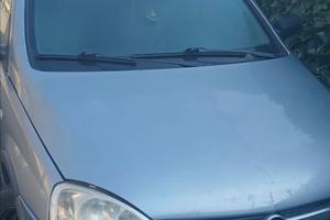 Opel Corsa benzina neopatentata 