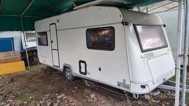 Roulotte knaus 4307