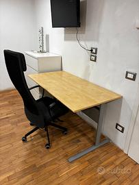 Scrivania + sedia da ufficio
