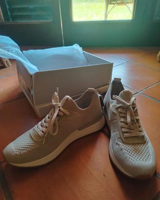 sneakers tamaris