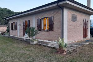 Villa con terreno 5000 mq