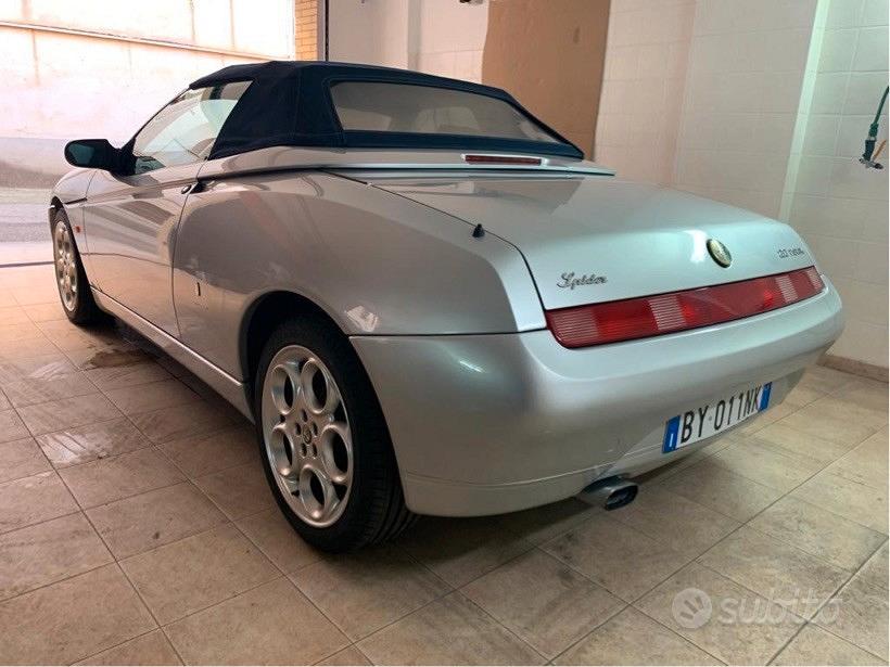 Alfa Romeo Gtv Spider 2001 photo 2