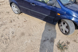 Macchina Ford Fiesta 800