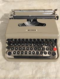 macchina da scrivere olivetti lettera 22 vintag
