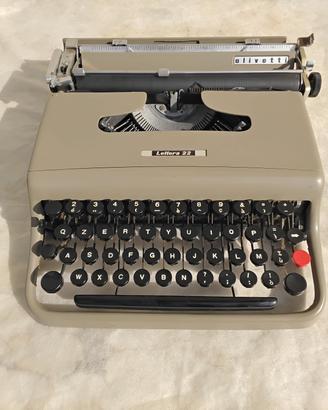 macchina da scrivere olivetti lettera 22 vintag