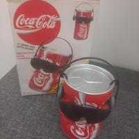 Lattina coca-cola danzante