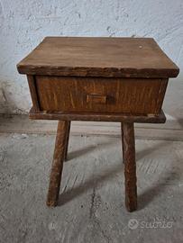 comodino / tavolo basso in legno