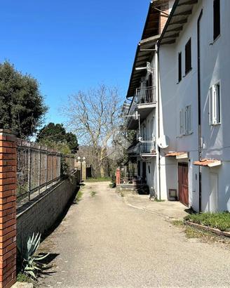 5 LOCALI A ISCHIA DI CASTRO