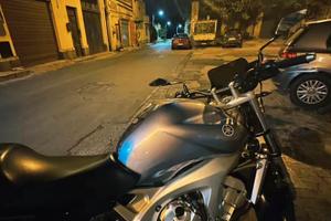 Moto Yamaha FZ6 anno 2006