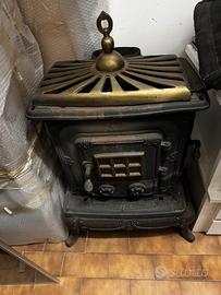 Stufa antica in ghisa 900' Originale