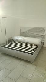 Letto matrimoniale + materasso + comodini ikea