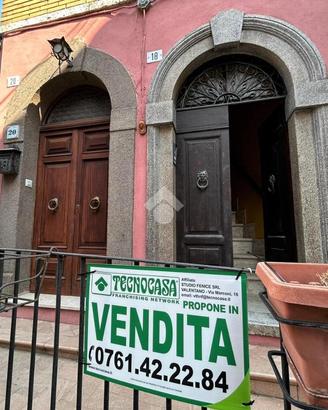 4 LOCALI A ISCHIA DI CASTRO