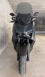 YAMAHA X-MAX '23 300i 28cv ABS