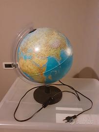 Mappamondo illuminato