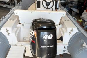 Sacs 475 con Suzuki 40hp