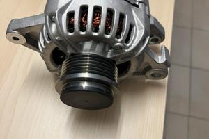 Alternatore Toyota Yaris 2007 D-4D 90A nuovo