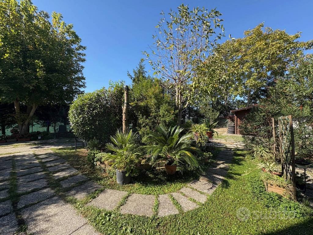 Villa di 183 m² con più di 5 locali a San Giovanni - Altro