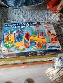 il grande laboratorio di chimica 