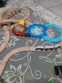 piste in legno per i trenini