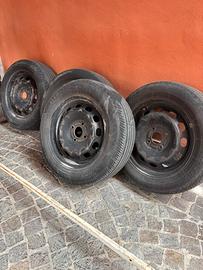 GOMME (PNEUMATICO) AUTOMOBILE