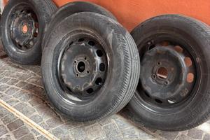 GOMME (PNEUMATICO) AUTOMOBILE