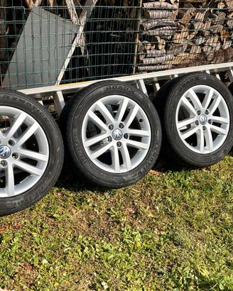 Gomme con cerchi in lega per Golf