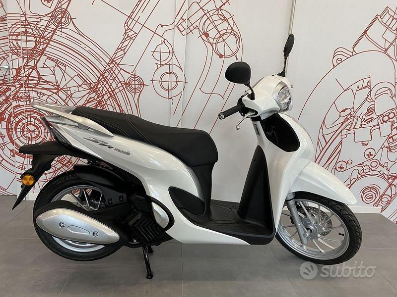 usato Honda SH 300 Altro a Milano per € 4.080