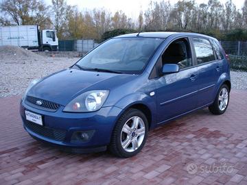 FORD Fiesta 1.2 16V 5p. POCHI KM