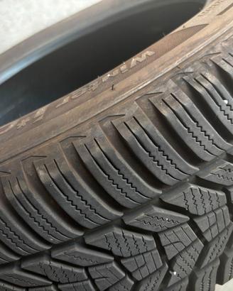 Gomme Invernali Hankook Winter 215/60 R17 96H