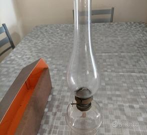 LAMPADA A PETROLIO CON STOPPINO  