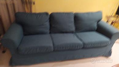 Divano Ikea, sfoderabile, copertura verde ottanio