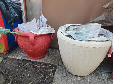 vasi e fioraie in cemento 