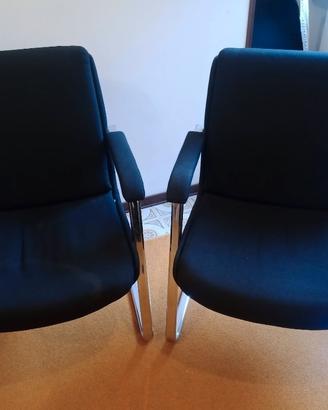 Poltrone in stoffa nera, di design