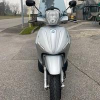 Beverly 300