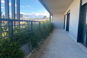 TRILOCALE CON TERRAZZO E P. Auto - Non arredato