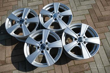 cerchi in lega da 16 pollici x Audi Q3