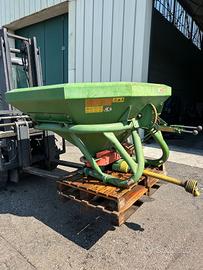 Spandi concime amazone