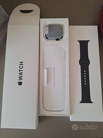 Apple Watch SE (2ª generazione)con cassa da44mm