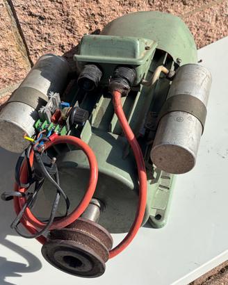 Motore elettrico 220 volt kw 2,2 funzionante