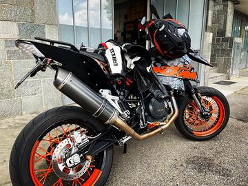 KTM SUPERMOTO 690