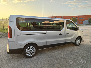 Renault trafic 9 posti passo lungo