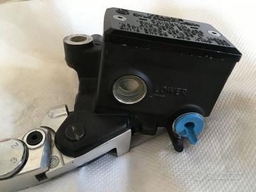 Pompa freno con leva regolabile