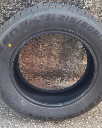 Gomma Falken usata estiva 215/60/R17