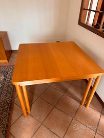 Tavolo in legno allungabile