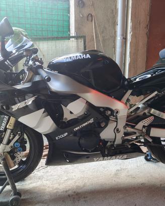 Yamaha yzf - r1 Black Edition