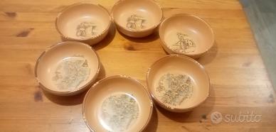  Set composto da 6 piatti. Terracotta smaltata  