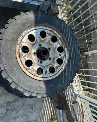 Pneumatici e cerchi 205/70R15