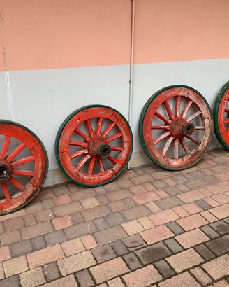 Ruote da carro agricolo sardo in perfette con